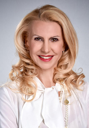 Dr. Altmayer Anita