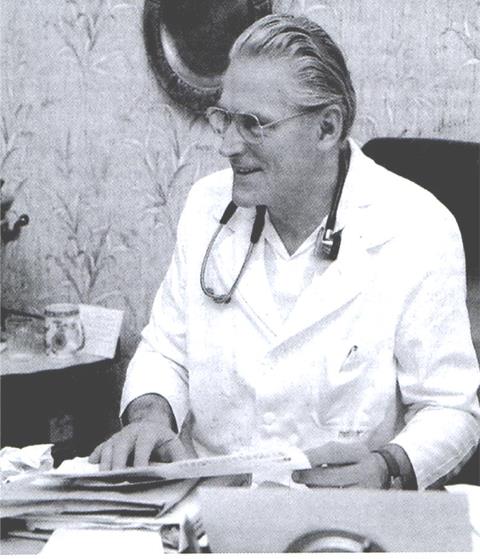 Dr. Kerkovits Gyula